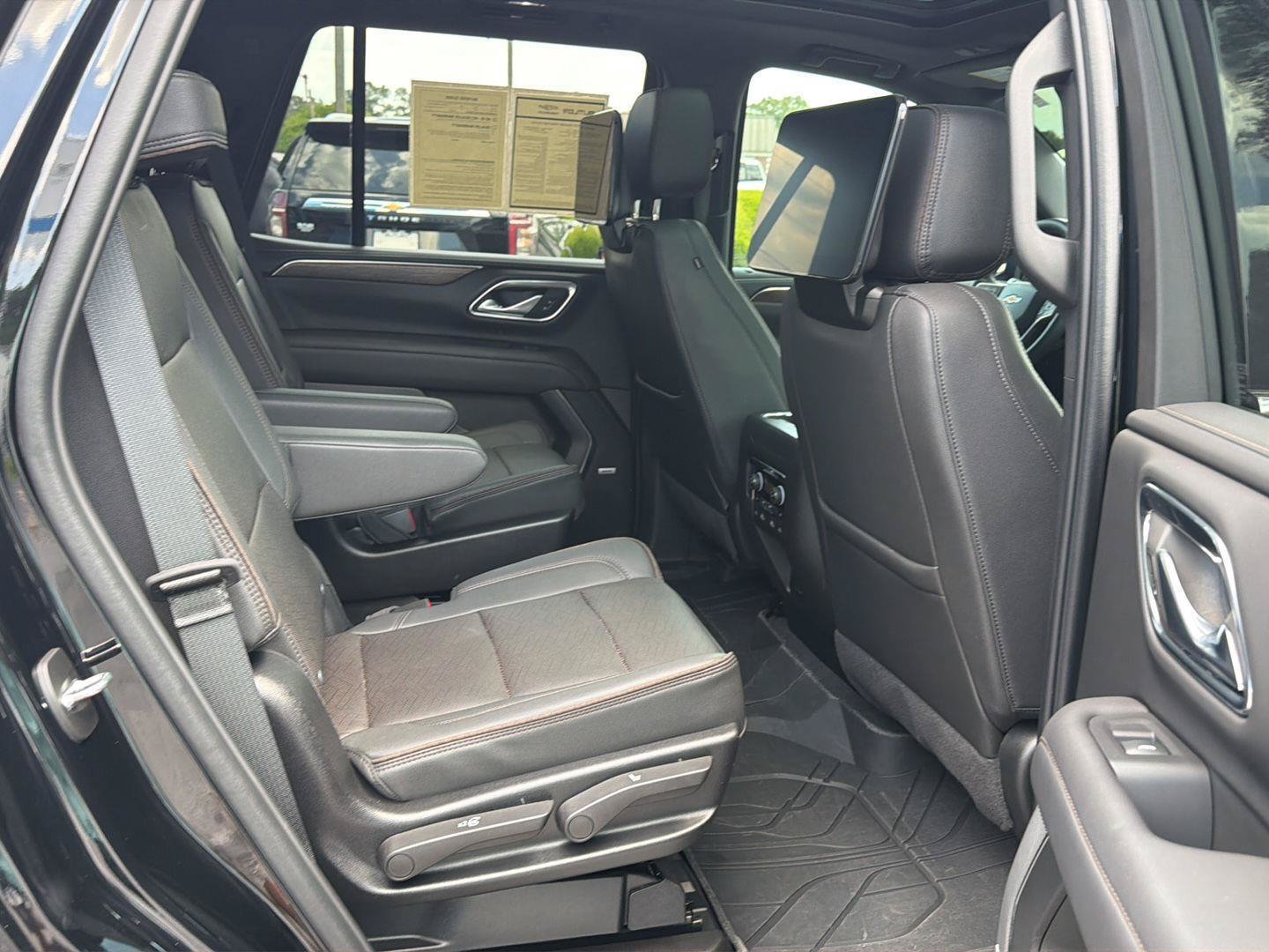 Used 2024 Chevrolet Tahoe High Country AWD/4WD image 14