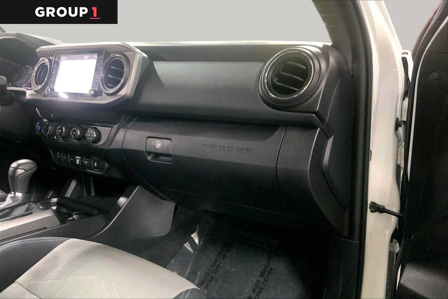 Used 2020 Toyota Tacoma TRD Off-Road w/ Technology Package AWD/4WD image 37