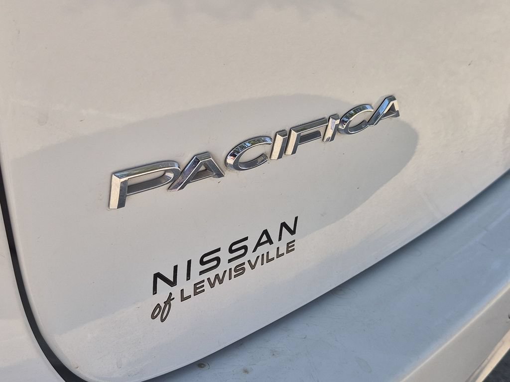 Used 2023 Chrysler Pacifica Touring-L FWD image 13