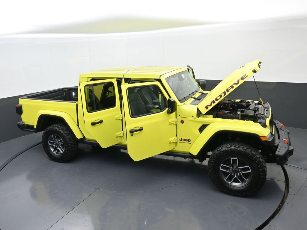 Used 2024 Jeep Gladiator Mojave AWD/4WD image 36