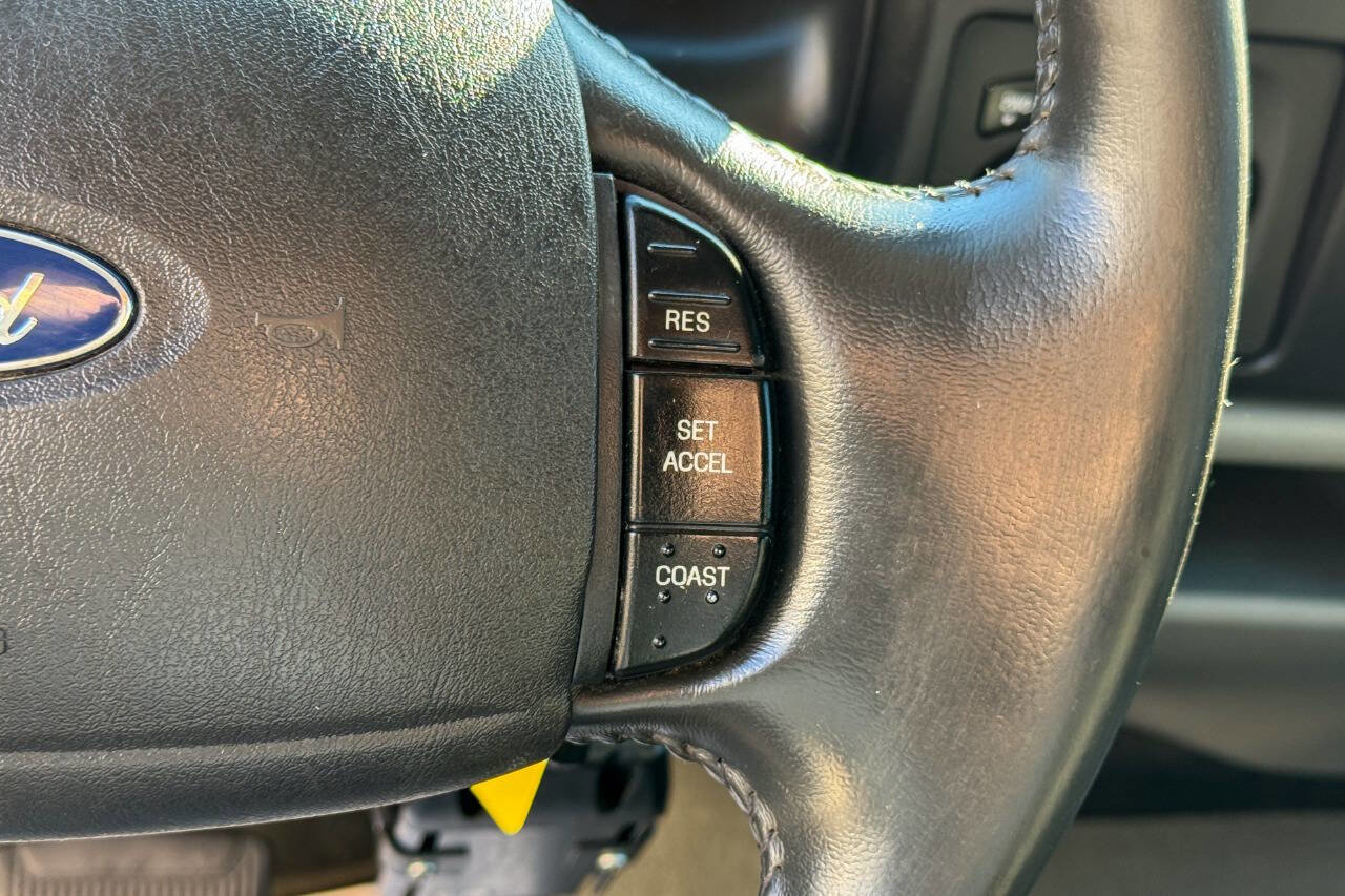 Used 2005 Ford Excursion XLT image 31