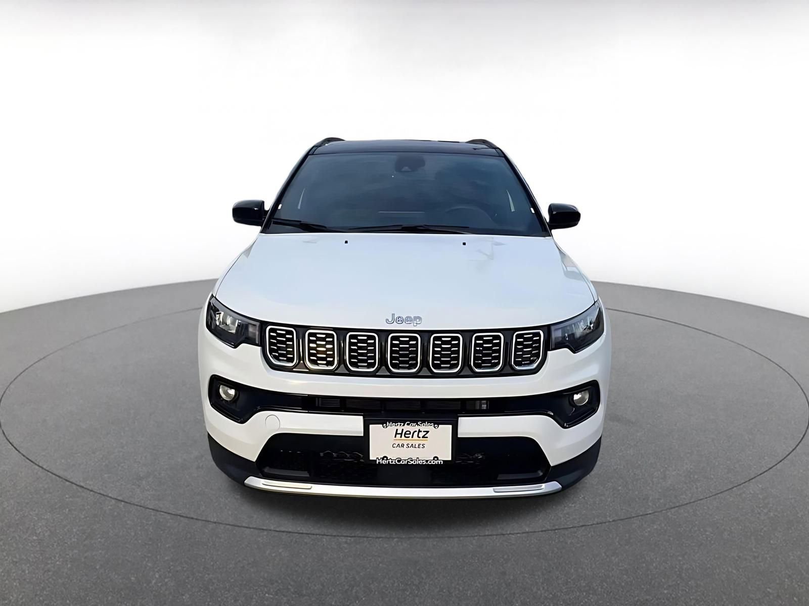 Used 2025 Jeep Compass Limited image 4