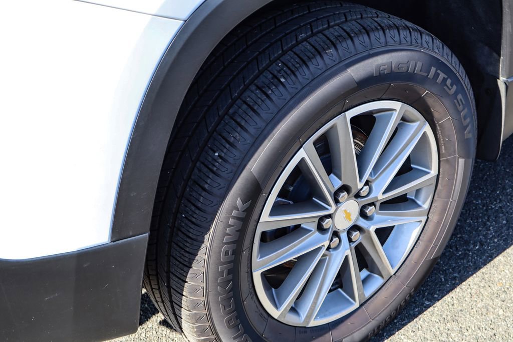 Used 2023 Chevrolet Traverse LT w/ LPO, Floor Liner Package image 45