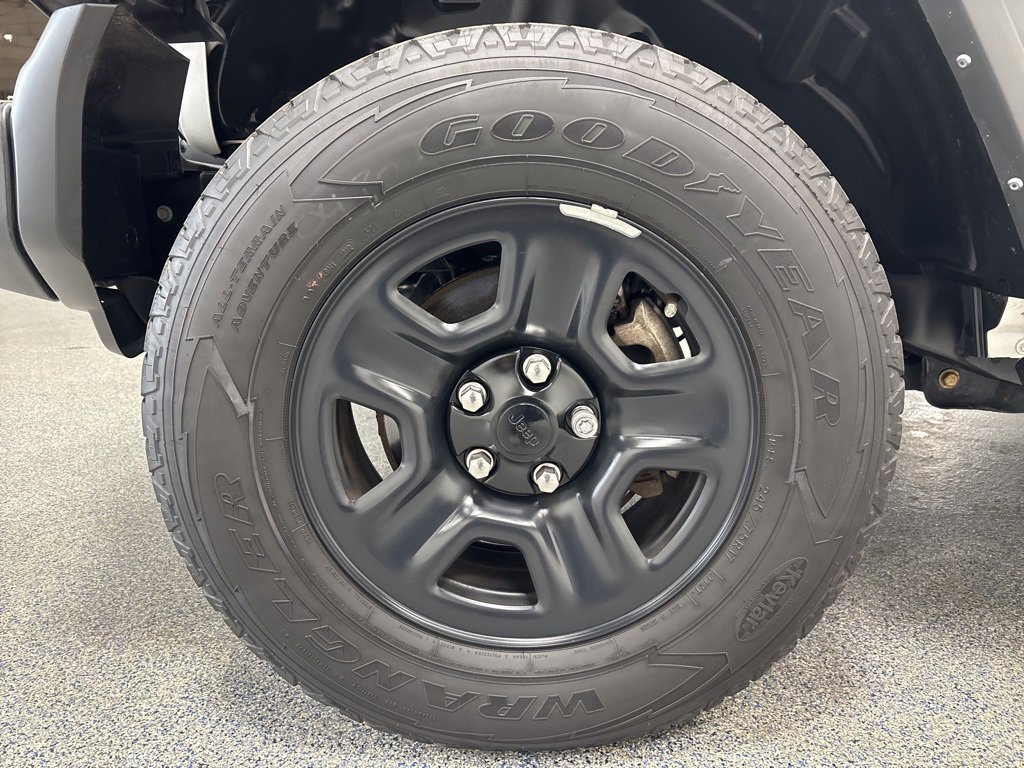 Used 2021 Jeep Wrangler Sport image 31