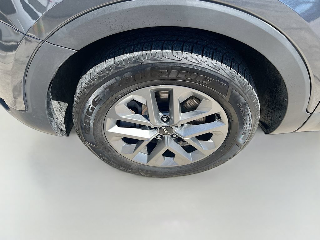 Used 2023 Kia Telluride LX AWD/4WD image 32