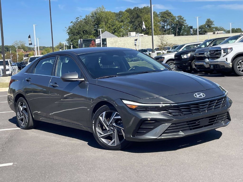 Certified 2025 Hyundai Elantra SEL