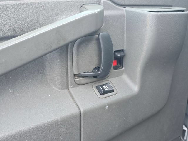 Used 2016 Chevrolet Express 2500 Extended RWD image 11