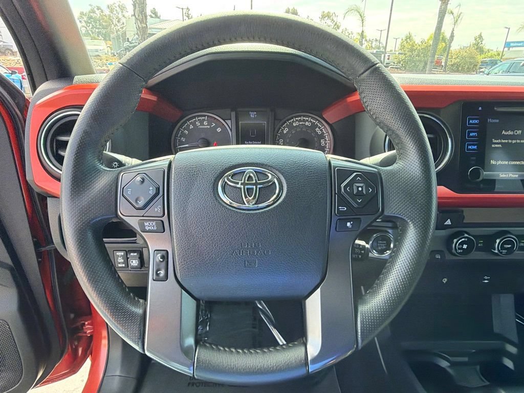 Used 2017 Toyota Tacoma TRD Sport w/ Tow Package (A/T) AWD/4WD image 23