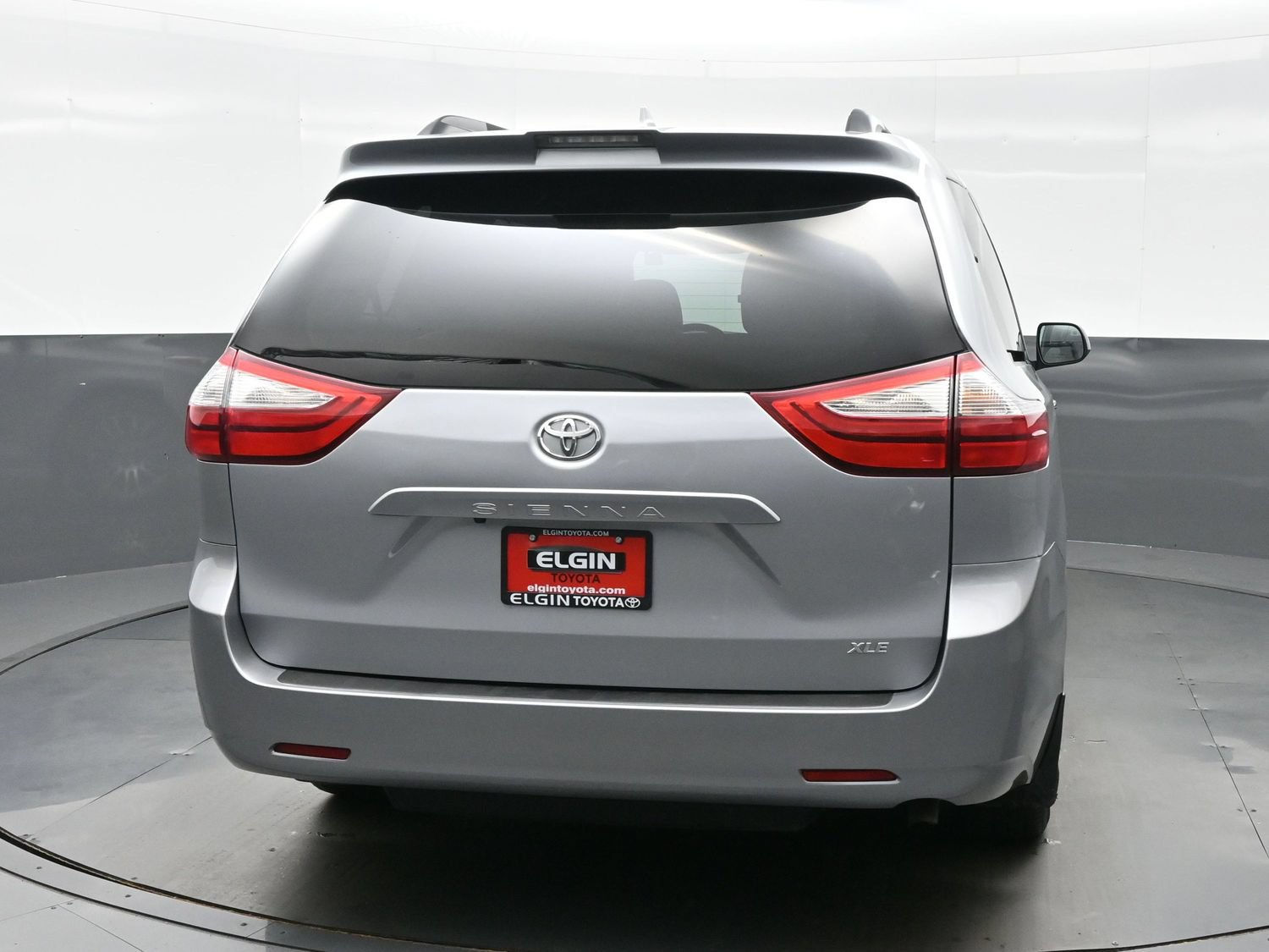 Used 2018 Toyota Sienna XLE FWD image 5