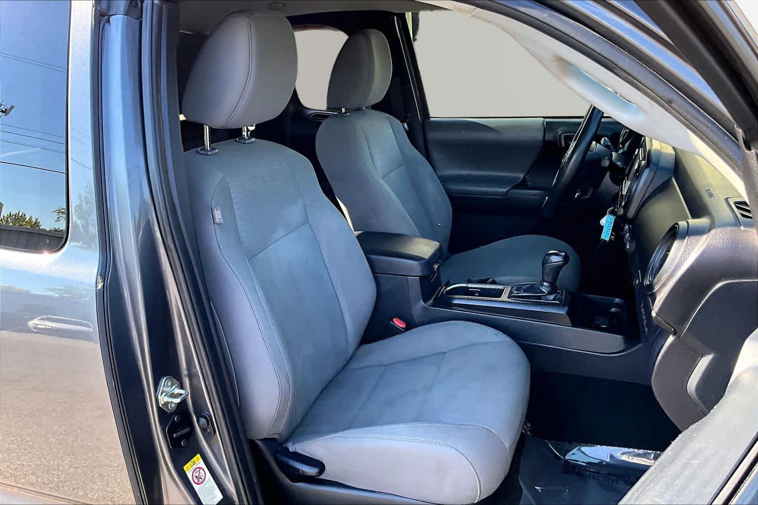 Used 2019 Toyota Tacoma SR w/ SR Convenience Package AWD/4WD image 9