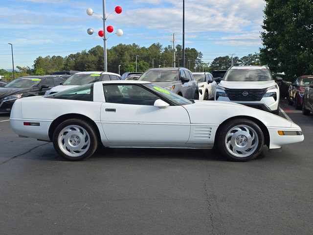 Used 1993 Chevrolet Corvette Coupe RWD image 2