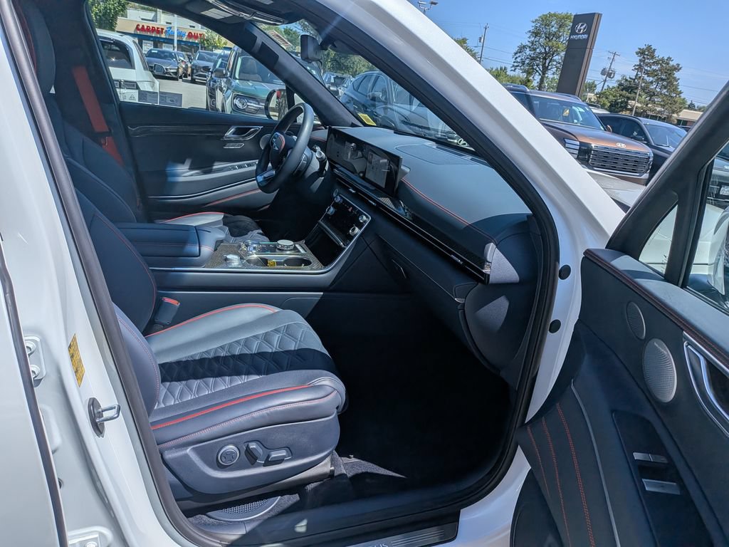 Used 2025 Genesis GV80 3.5T e-SC AWD/4WD image 43