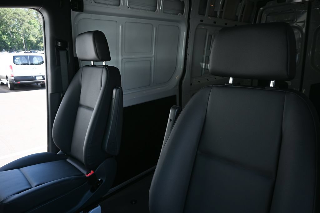 Used 2025 Mercedes-Benz Sprinter 2500 image 5