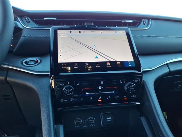 New 2025 Jeep Grand Cherokee Limited image 15