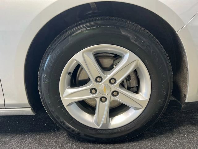 Used 2022 Chevrolet Malibu LS FWD image 16