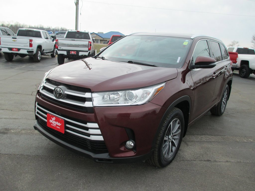 Used 2018 Toyota Highlander XLE image 10