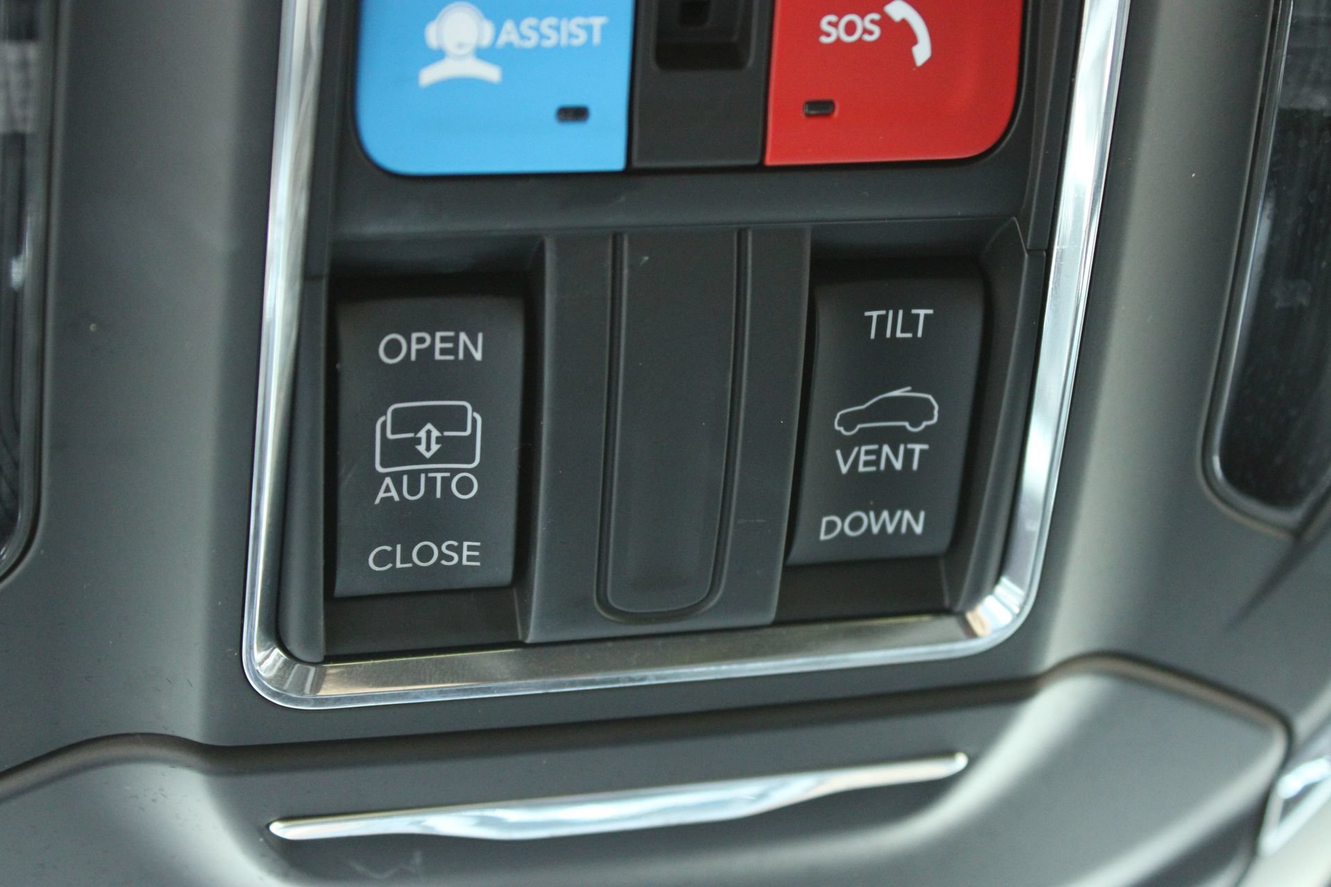 Used 2023 Jeep Grand Cherokee Altitude AWD/4WD image 53