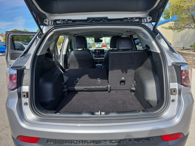Used 2022 Jeep Compass Limited AWD/4WD image 38