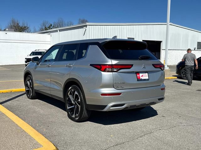 Used 2024 Mitsubishi Outlander AWD image 8