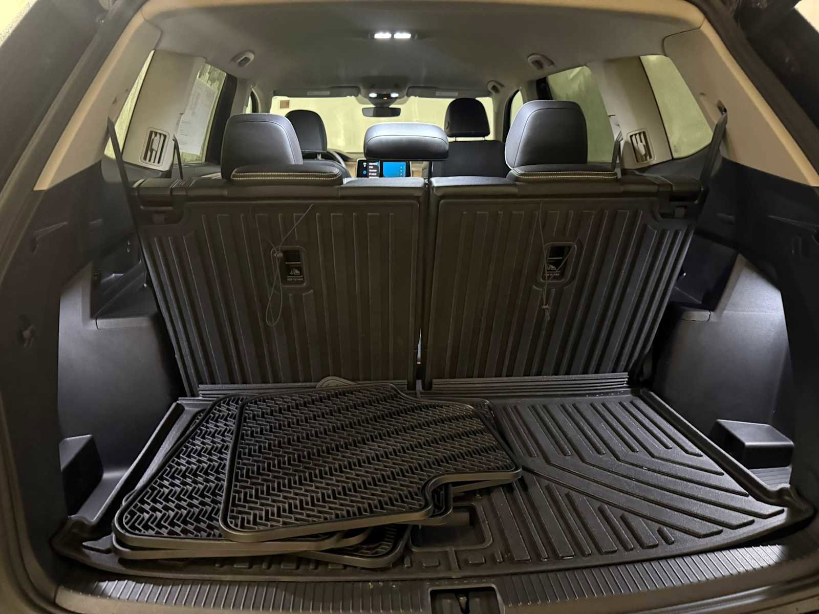 Certified 2025 Volkswagen Atlas SE image 24