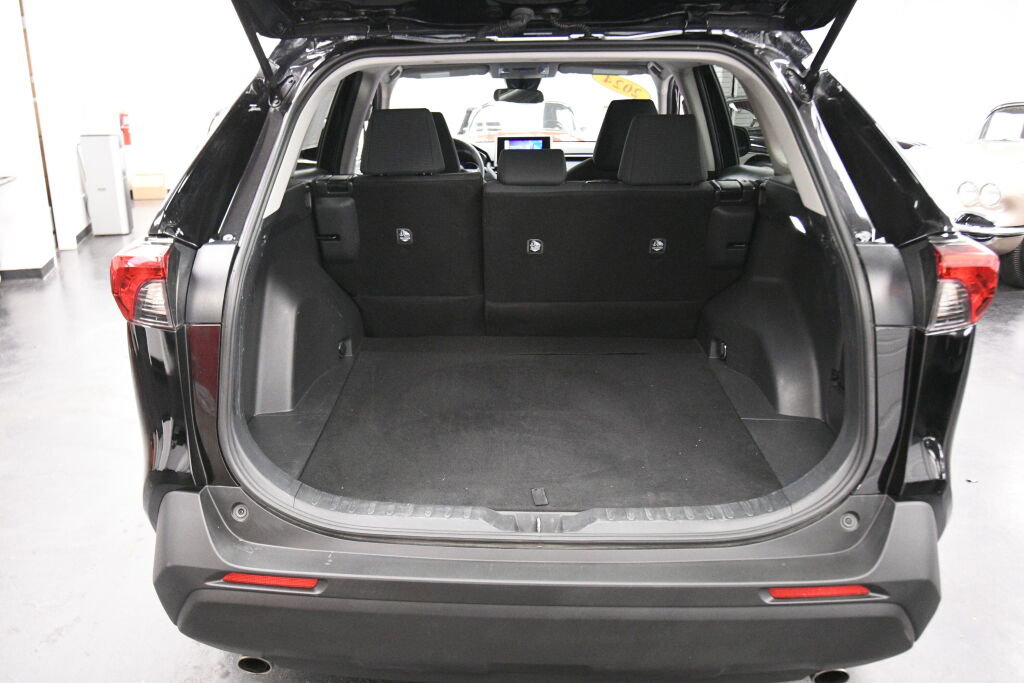 Certified 2024 Toyota RAV4 LE image 21
