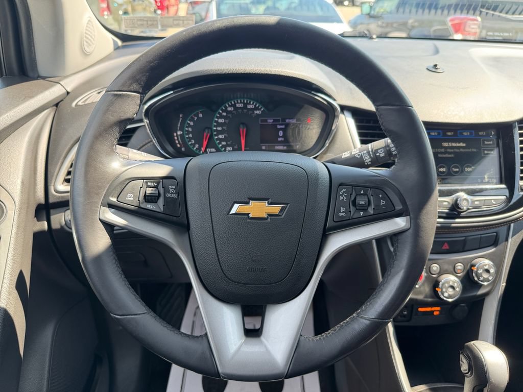 Used 2019 Chevrolet Trax LT w/ LT Convenience Package AWD/4WD image 15