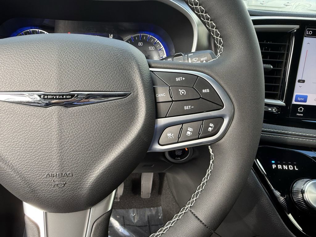 New 2026 Chrysler Pacifica Select image 26