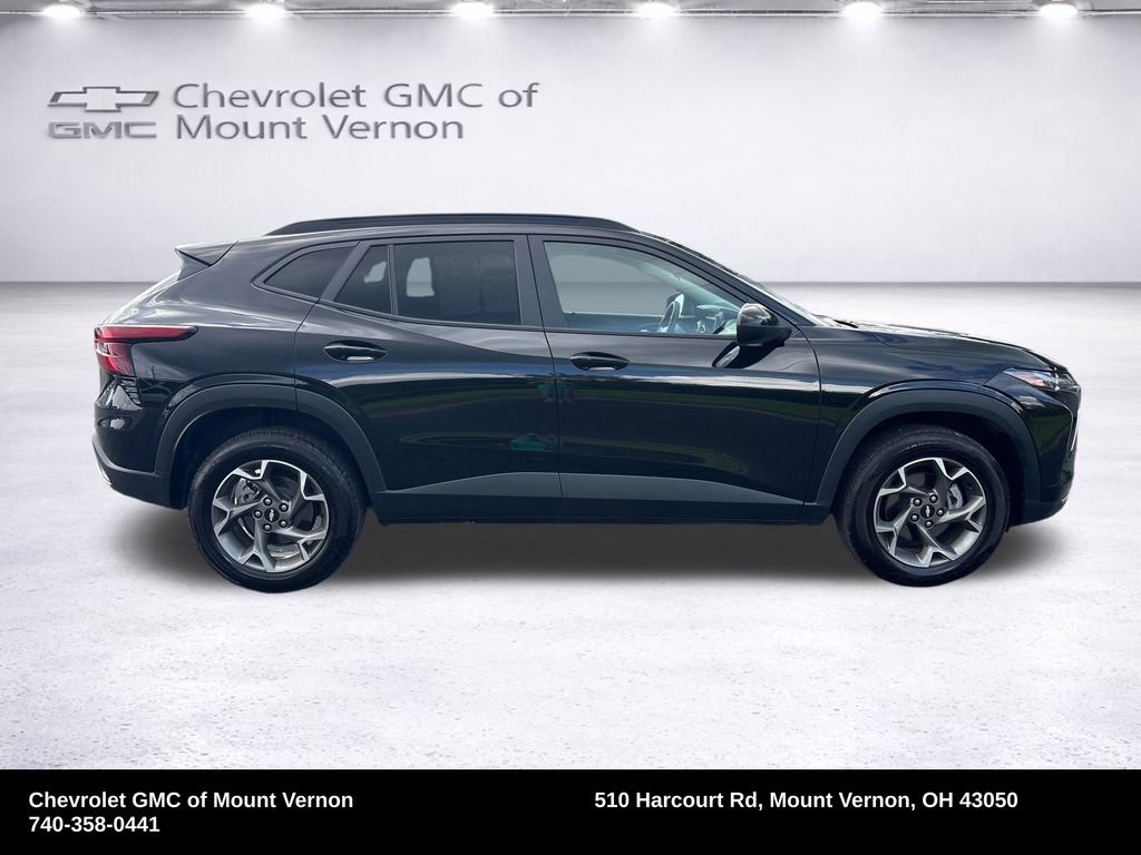 Used 2024 Chevrolet Trax LT FWD image 7