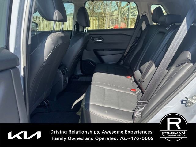 Used 2024 Nissan Rogue SL w/ SL Premium Package image 10