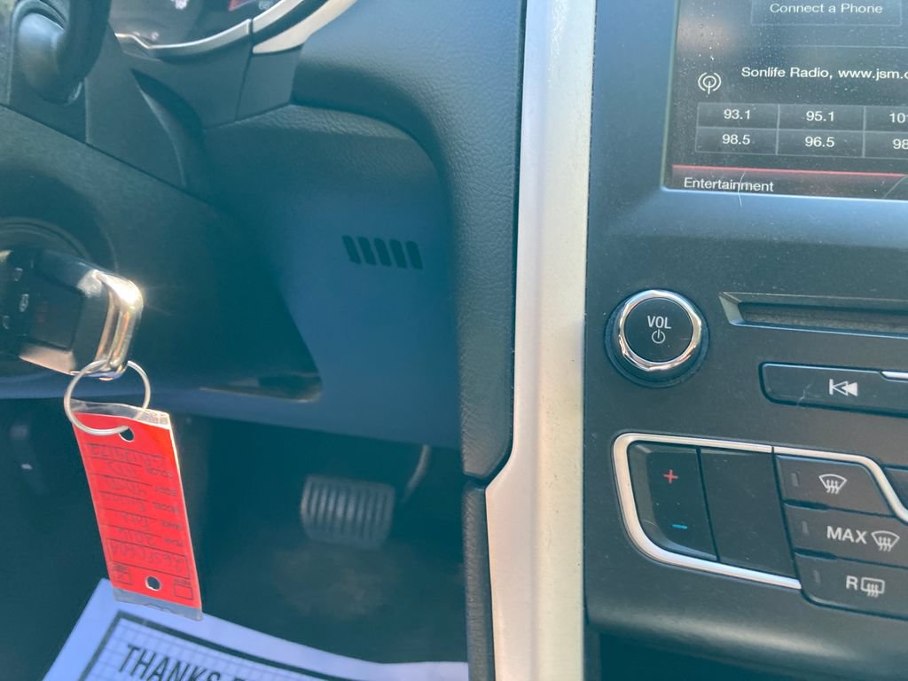 Used 2016 Ford Fusion SE FWD image 21