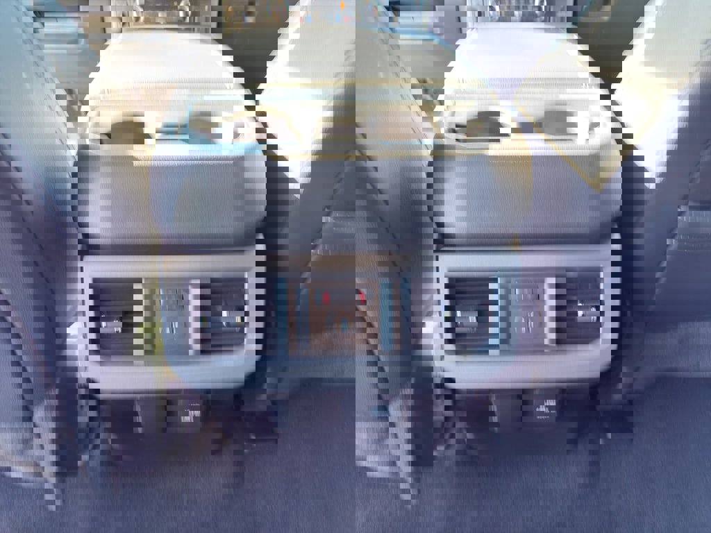 Used 2024 Ford F350 Lariat image 24