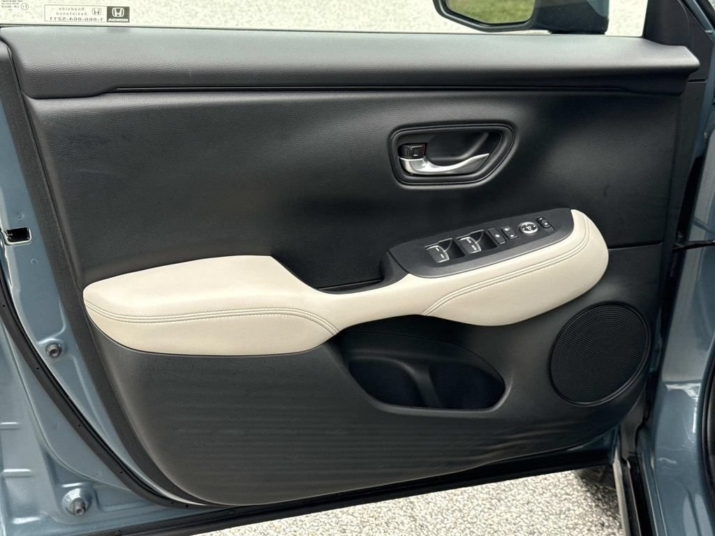 Certified 2025 Honda HR-V EX-L image 16