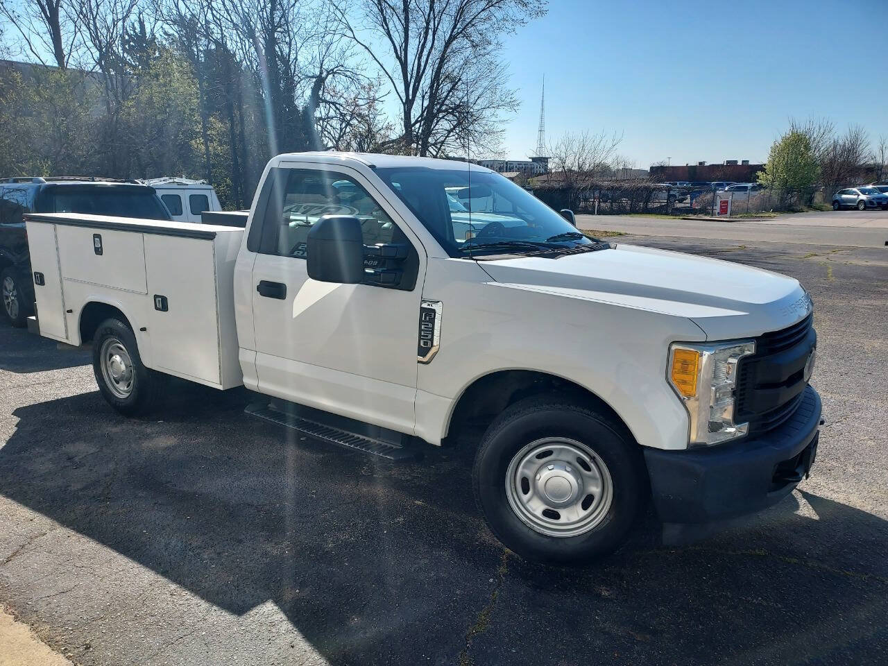 Used 2017 Ford F250 XL RWD image 4
