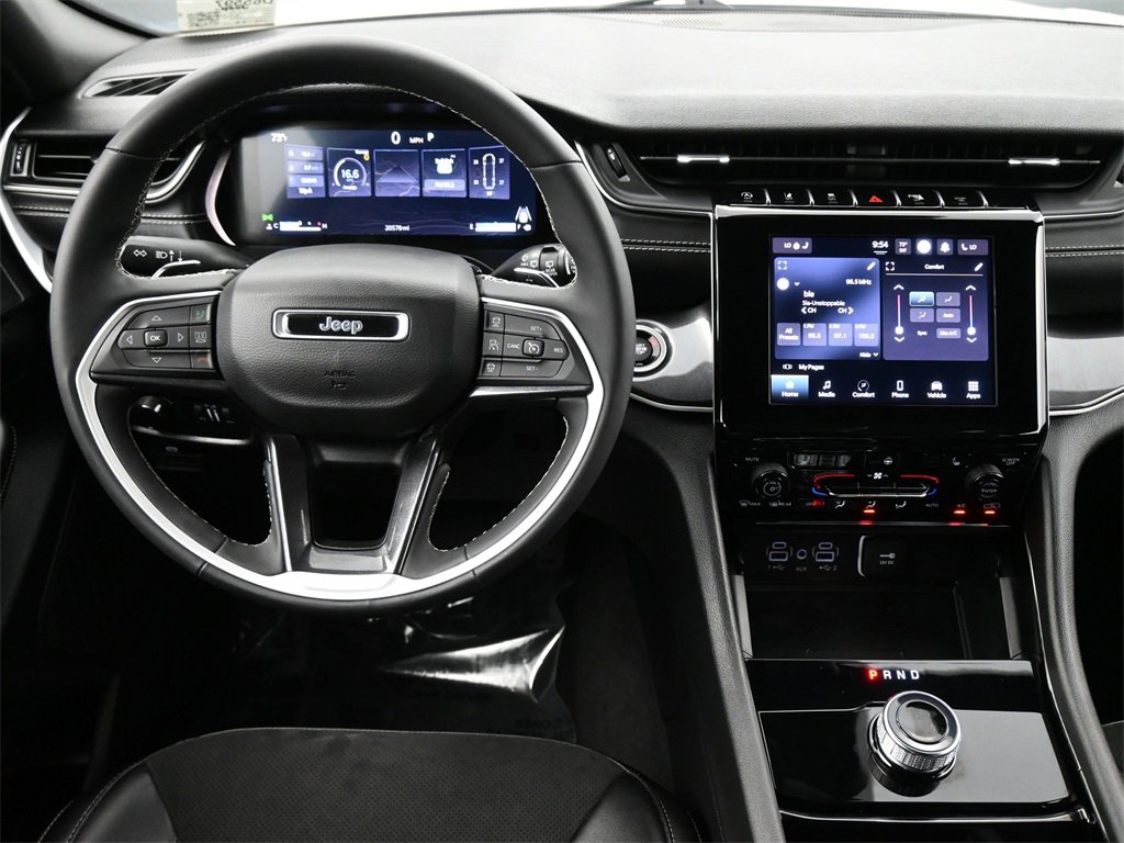 Used 2023 Jeep Grand Cherokee Altitude image 5