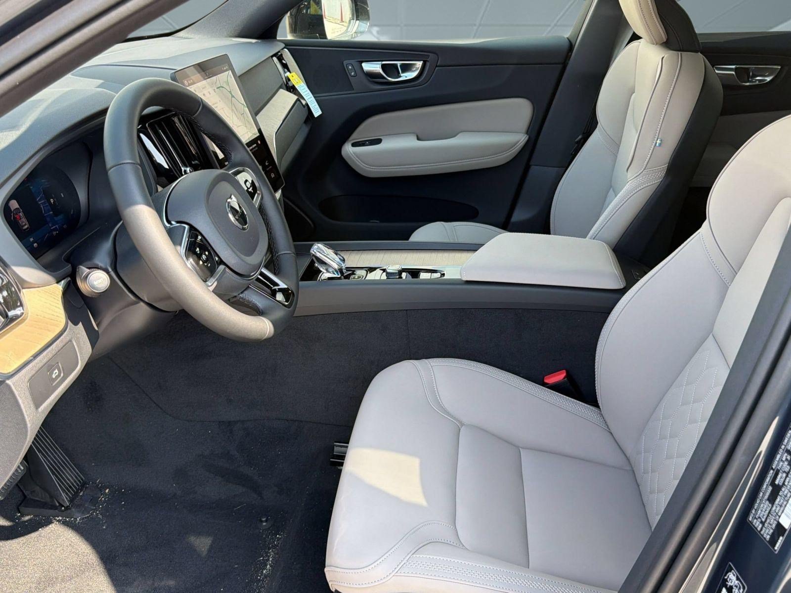 New 2026 Volvo XC60 B5 Plus w/ Protection Package Premier AWD/4WD image 5