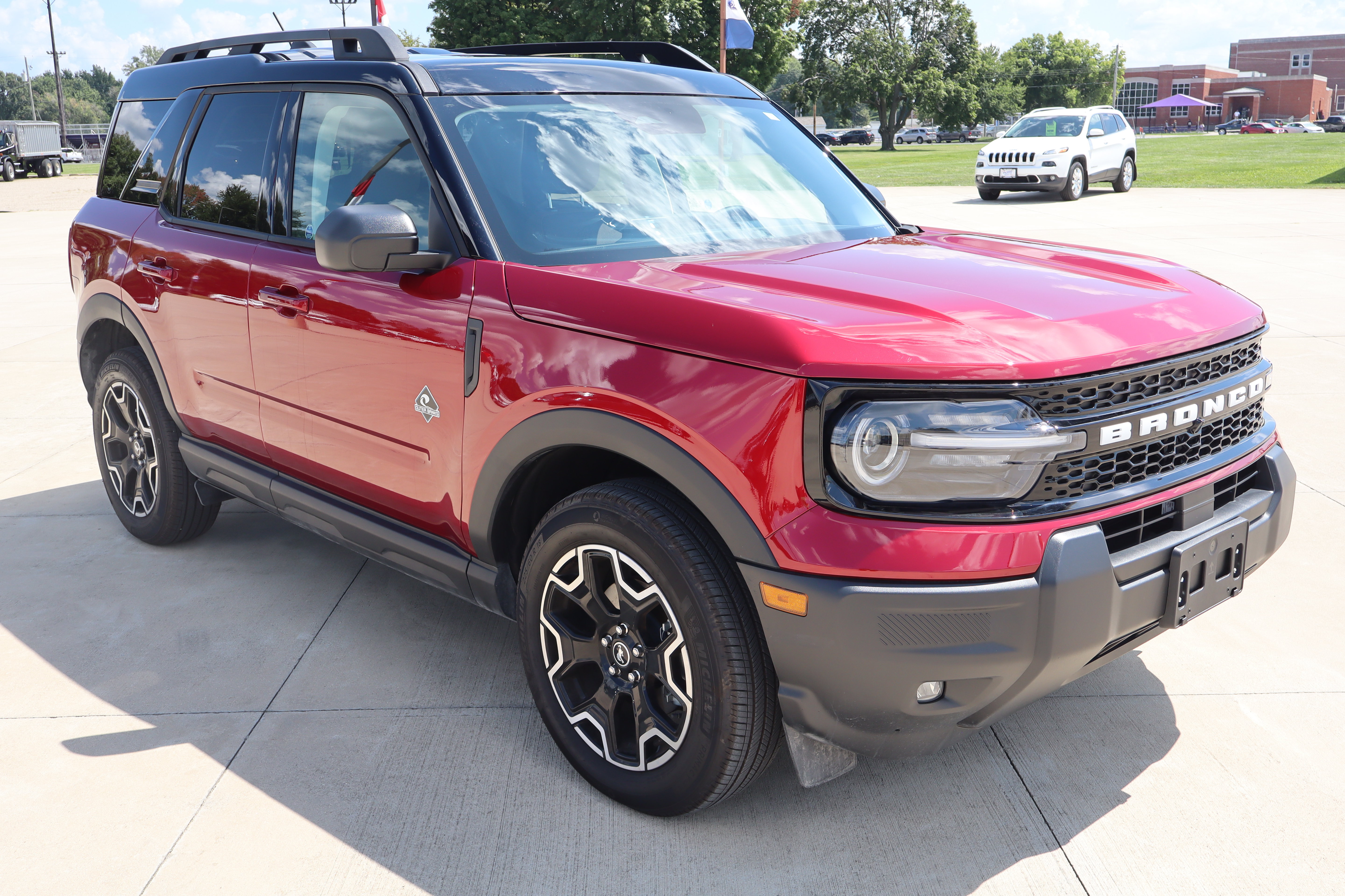 Used 2025 Ford Bronco Sport Outer Banks AWD/4WD image 3