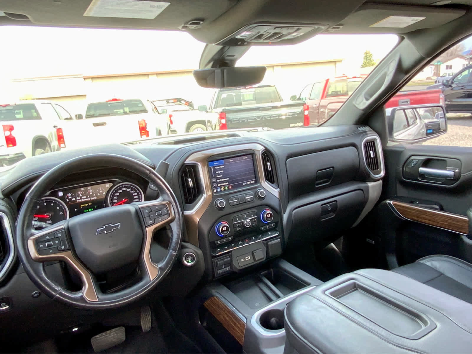 Used 2021 Chevrolet Silverado 1500 High Country w/ Technology Package AWD/4WD image 36