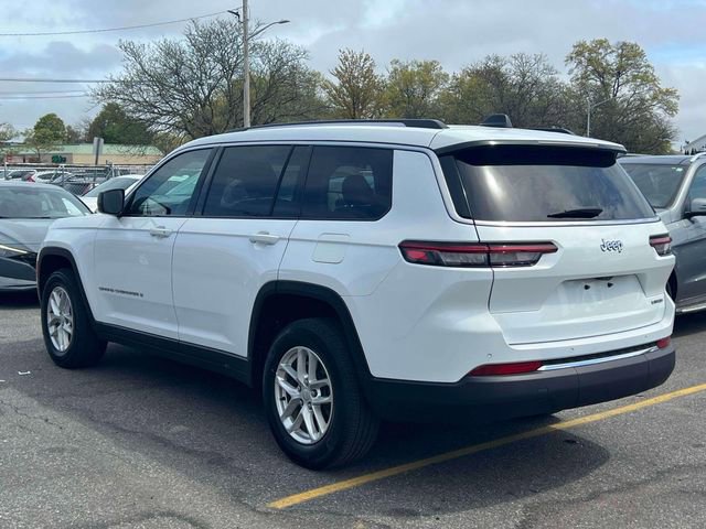 Used 2023 Jeep Grand Cherokee L Laredo RWD image 9