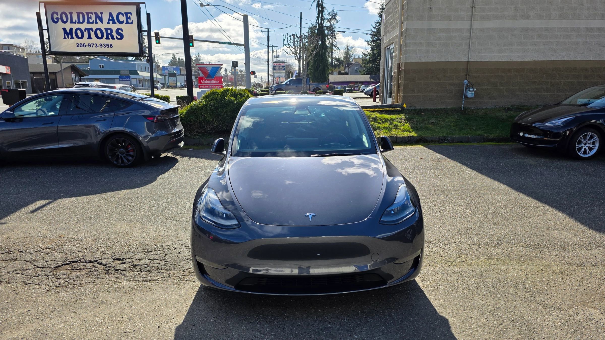 Used 2021 Tesla Model Y Long Range image 2