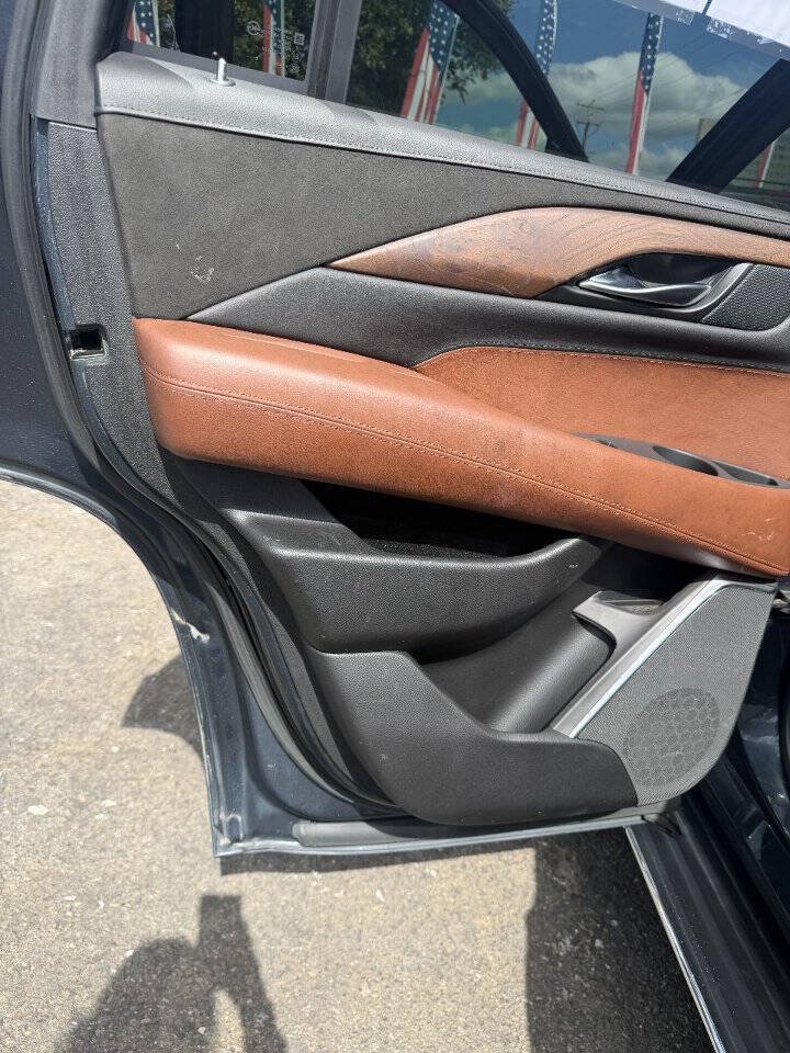 Used 2019 Cadillac Escalade Luxury AWD/4WD image 15