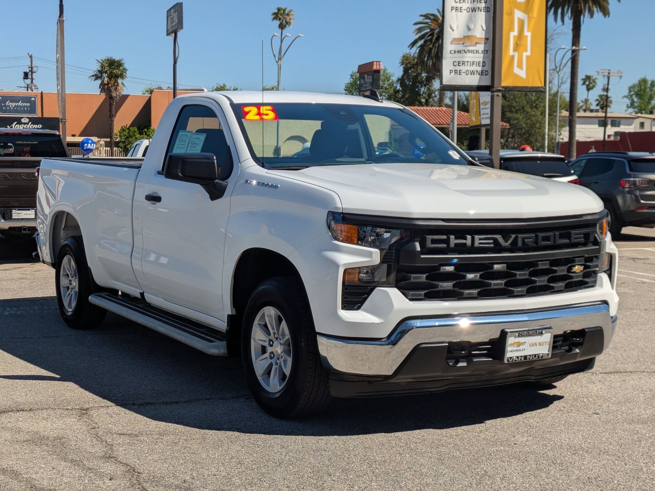 Used 2025 Chevrolet Silverado 1500 W/T image 3