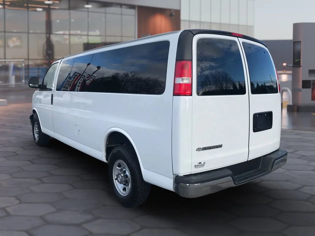 Used 2016 Chevrolet Express 3500 LT w/ LT Preferred Equipment Group image 7