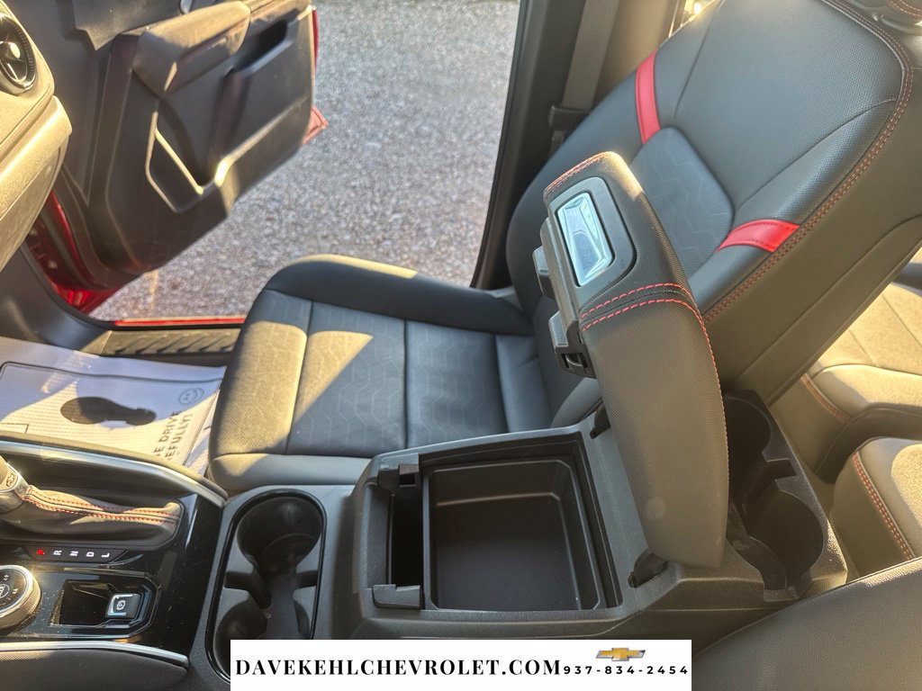 Used 2025 Chevrolet Colorado Z71 w/ Technology Package AWD/4WD image 18