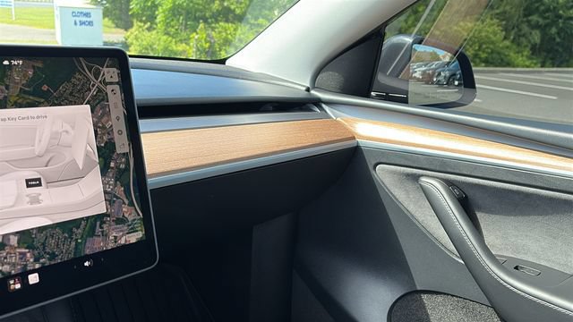 Used 2023 Tesla Model Y Performance AWD/4WD image 15