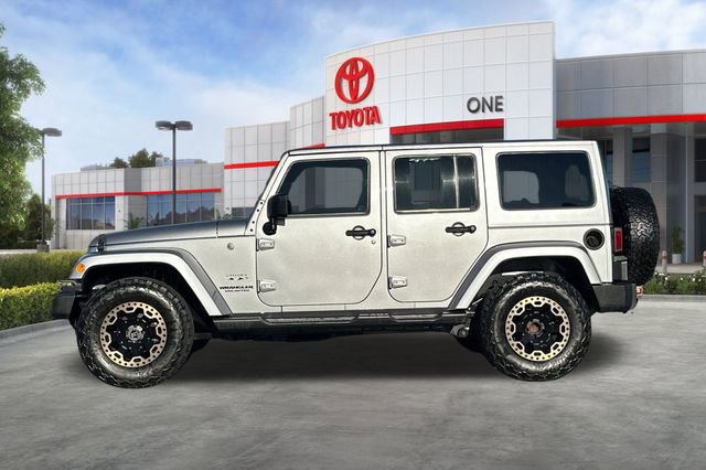 Used 2017 Jeep Wrangler Unlimited Sahara w/ Connectivity Group image 8