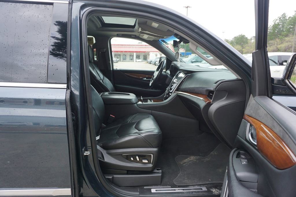 Used 2019 Cadillac Escalade Premium Luxury w/ LPO, Radiant Package image 20