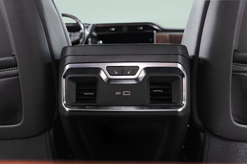 Used 2024 GMC Sierra 2500 Denali Ultimate image 35