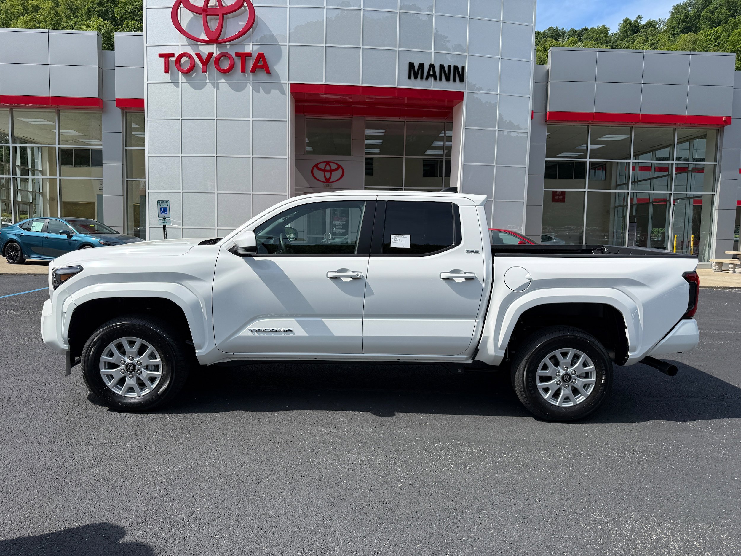 New 2026 Toyota Tacoma SR5 AWD/4WD image 2