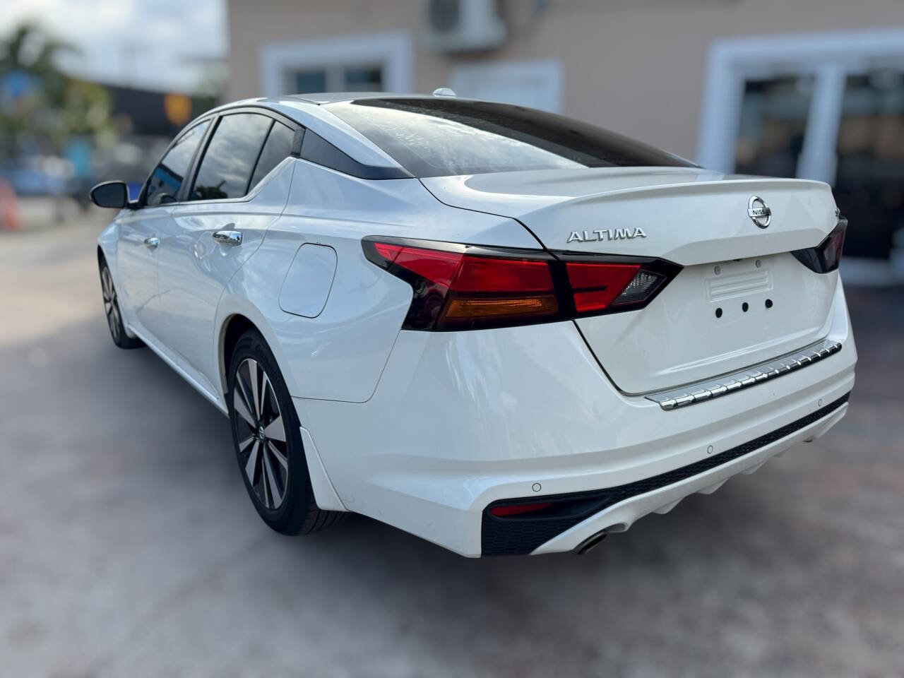 Used 2021 Nissan Altima 2.5 SV w/ SV Premium Package image 9