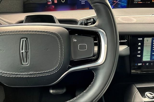 Used 2025 Lincoln Navigator Reserve w/ Jet Appearance Package image 11